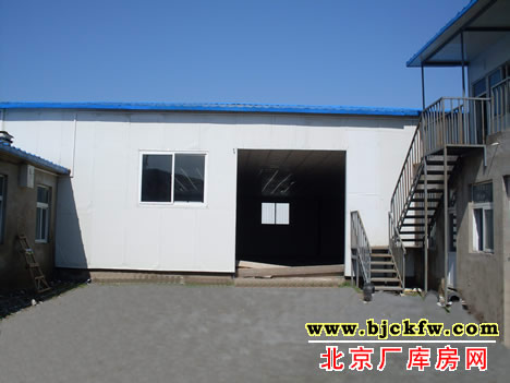 东五环平房桥附近独院厂库房出租 1