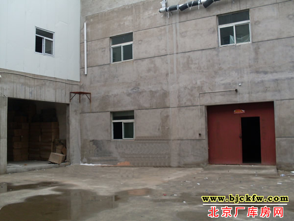 旧宫镇南小街厂库房出租 2