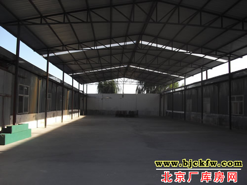 大兴芦求路旁厂库房出租 2