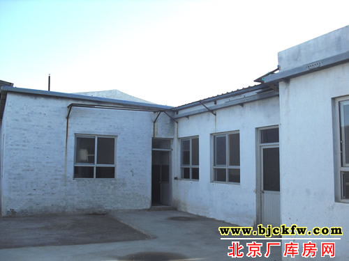 大兴芦求路旁厂库房出租 5