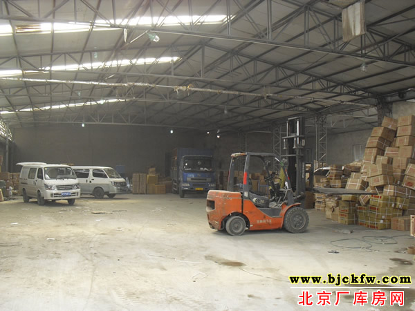 南五环大兴团河工业内厂库房出租 3