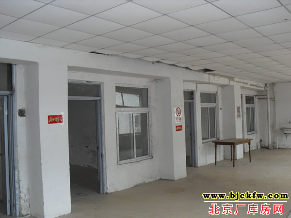 南五环大兴团河工业内厂库房出租 4