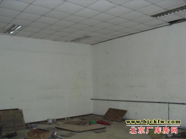 南四环肖村桥西大厅出租 4