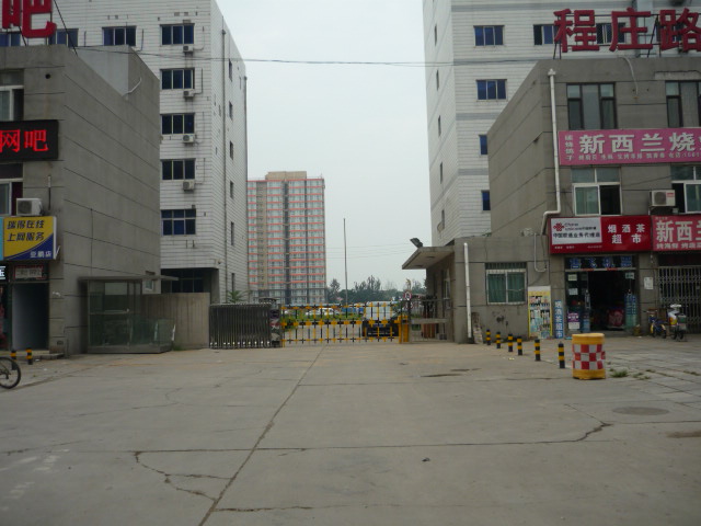 丰台全新半地下库房出租 3
