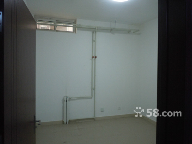 丰台全新半地下库房出租 4
