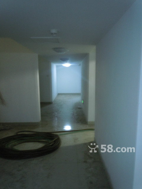 丰台全新半地下库房出租 6