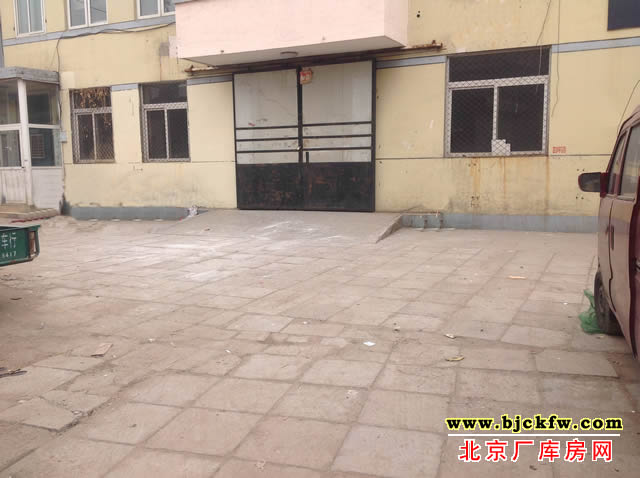 南四环（榴乡桥）东南角厂库房出租 3