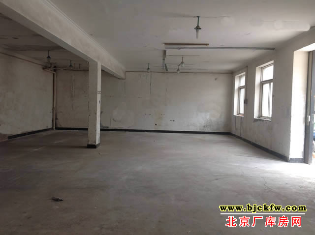 南四环(榴乡桥)东南角厂库房出租 4
