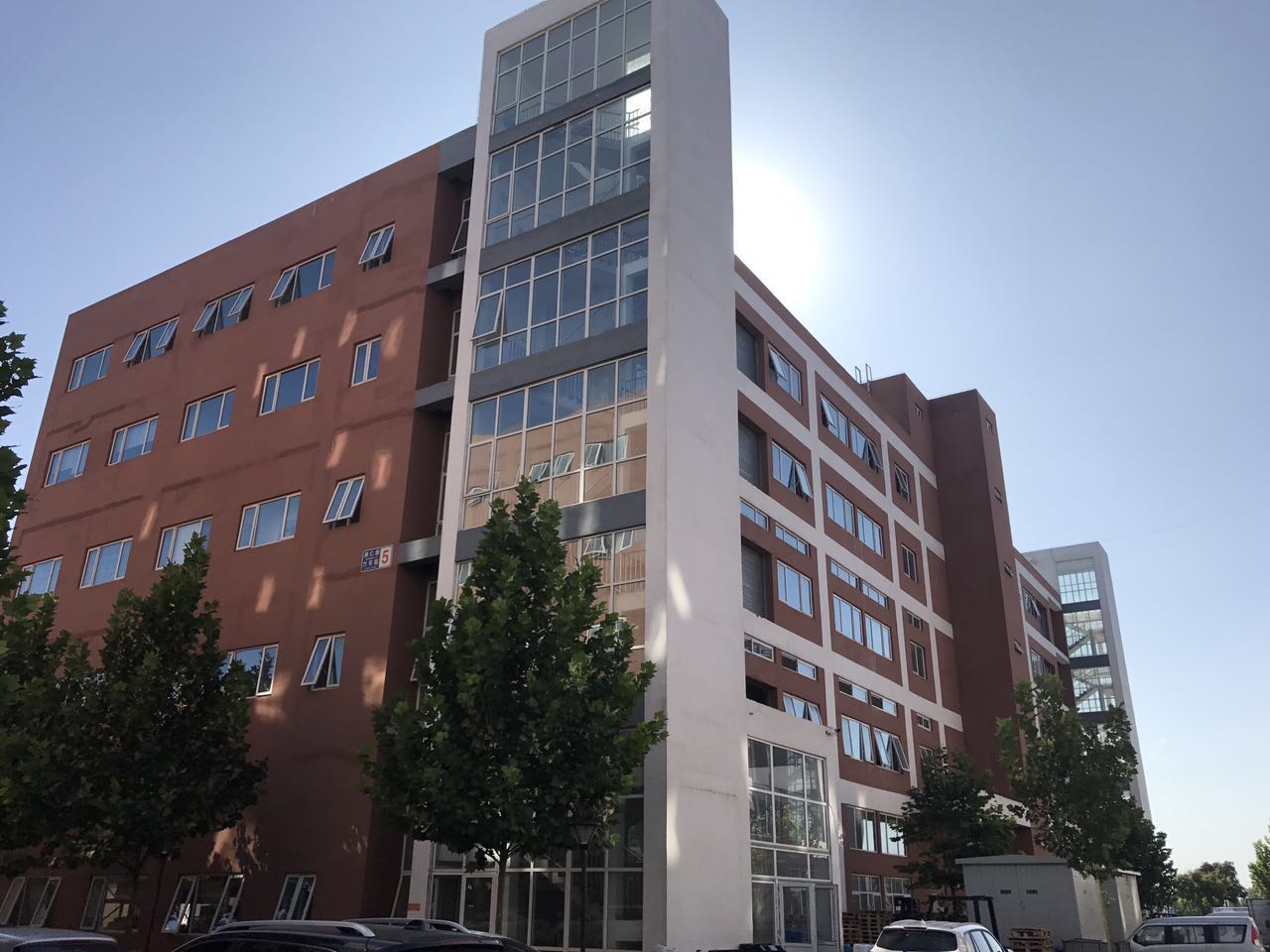 顺义正规企业园办公楼及厂房出租 可以注册环评 1