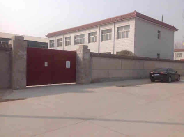 房山窦店独院厂库房出租 1